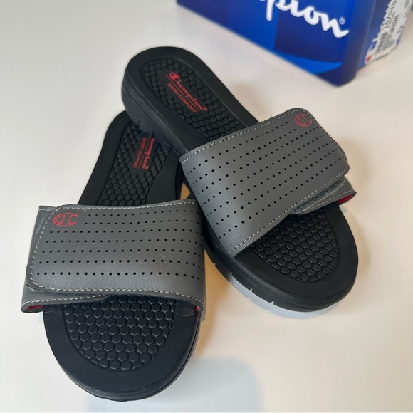 NWT Champion Kids Skid resistant slippers size 13 - Picture 1 of 13